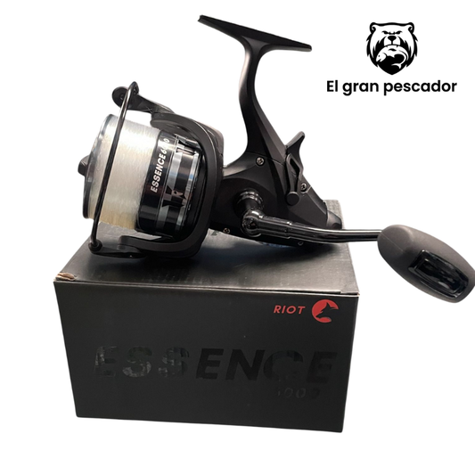 Carrete Riot Essence 6000 + Hilo Monofilamento Transparente