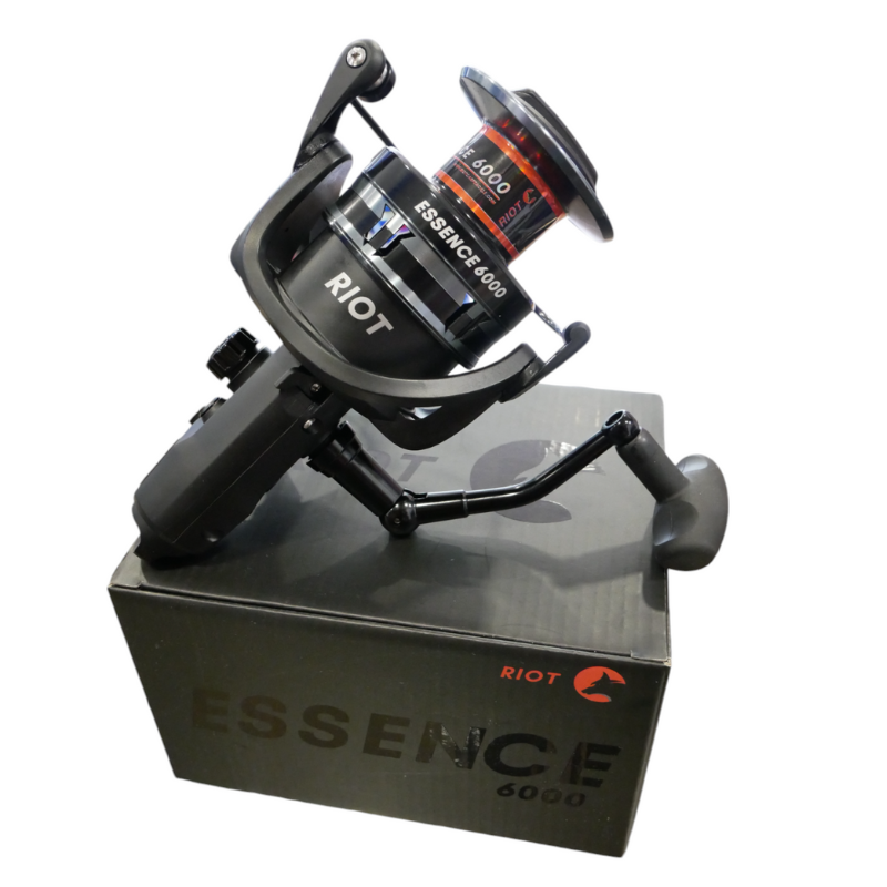 Carrete Riot Essence 6000